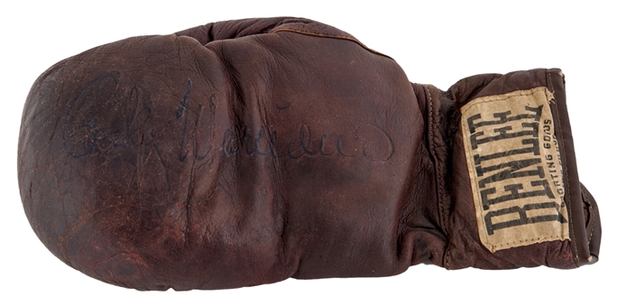 Rocky Marciano Signed and Possibly Used Boxing Glove  (JSA)